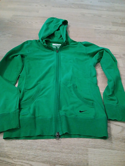 Nike huppari