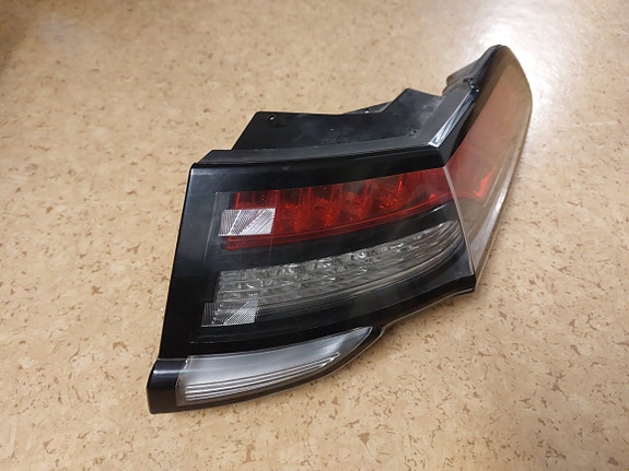 Opel Amperan oikea takavalo