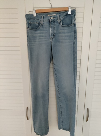 Naisten Levis farkut, koko W28 / L30, väri vaalean sininen
