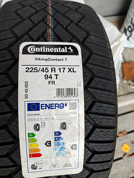 Continental 225/45 R17 Viking contact 7kitkat