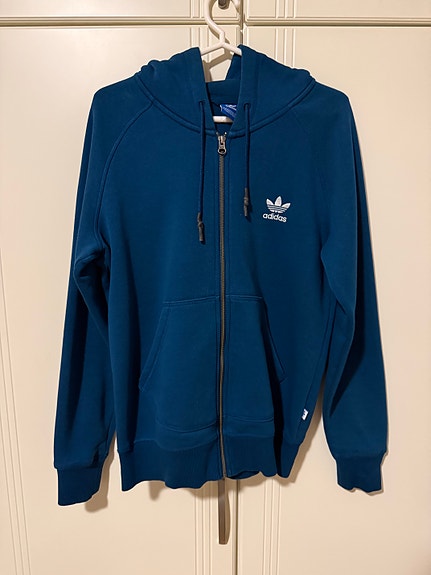 Naisten Adidas huppari