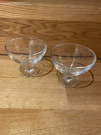 Iittala Verna jälkiruokamalja 12€ kpl ja 20€ molemmat