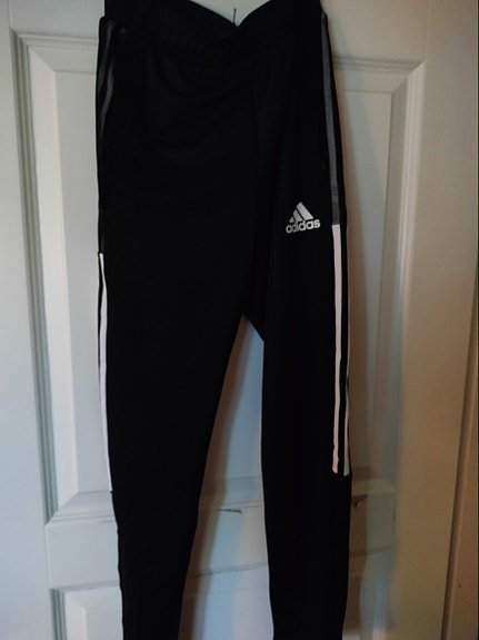 Adidas verryttelyhousut uudet XS