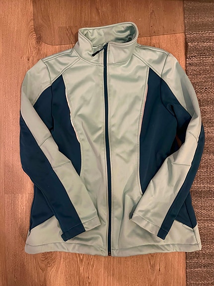 Naisten softshell - takki / ulkoilutakki koko L