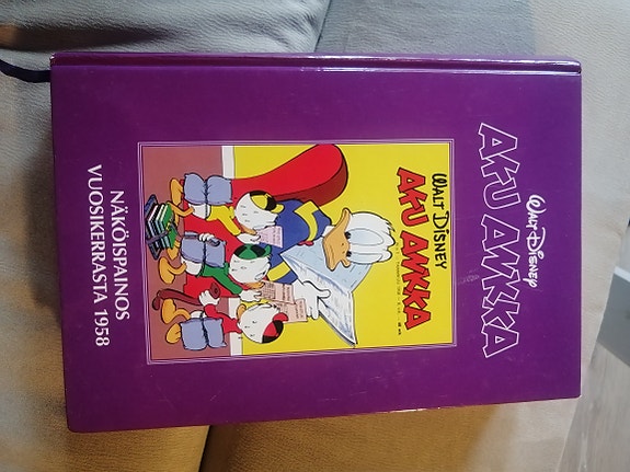 Walt Disney Aku Ankka vuosikirja 1968