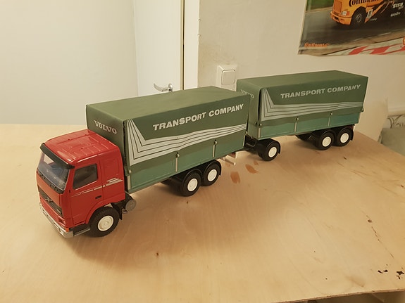 Emek Volvo FH12  FL10 alustalla.