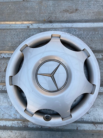 Mercedes pölykapseli 15”