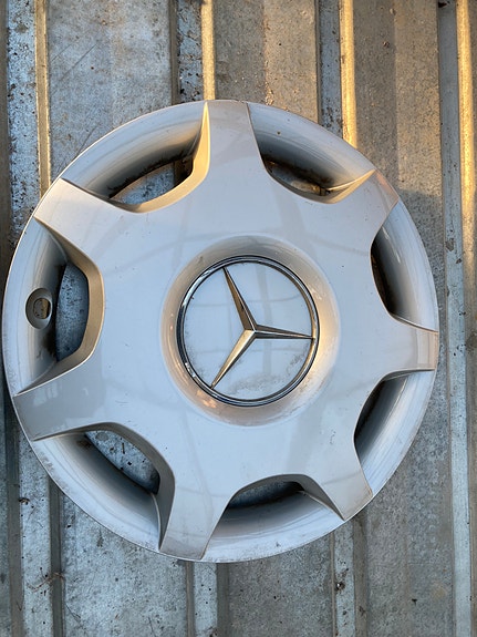 Mercedes pölykapseli 15