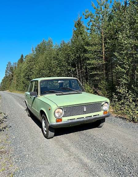 Lada 1200 osia