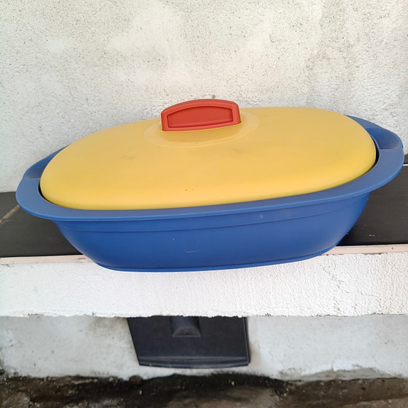 Tupperware tarjoiluastia