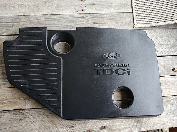 Ford Moottorin suoja