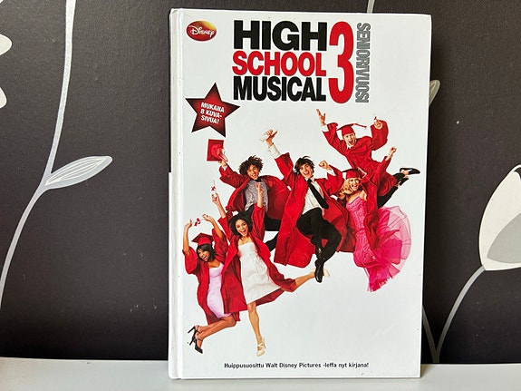 N. B. Grace: High school musical 3; Seniorivuosi