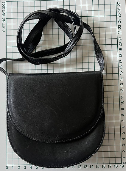 Vintage pikkulaukku nahkaa musta