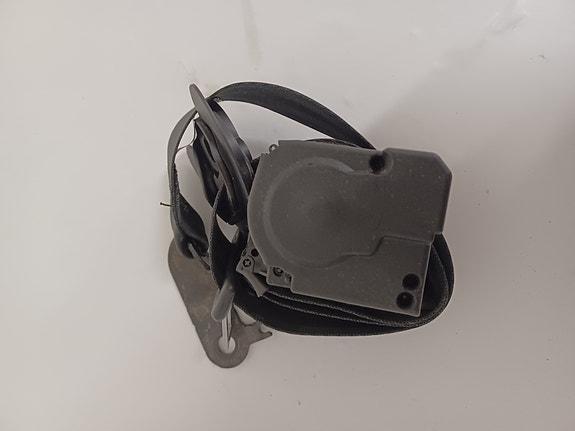 VW Touran 2010-2015 Turvavyö oikea taka 1T0857806D RAA