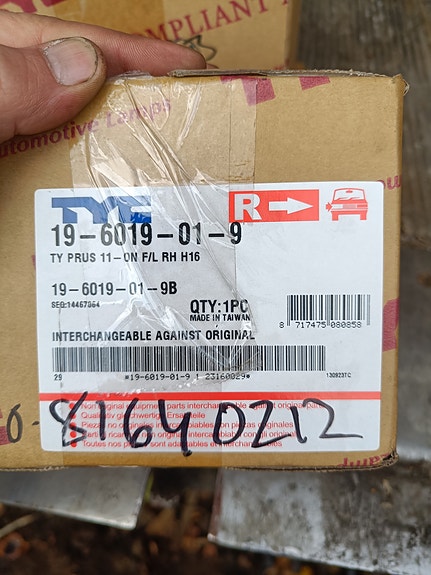 Toyota prius 2011 oikea sumuvalo