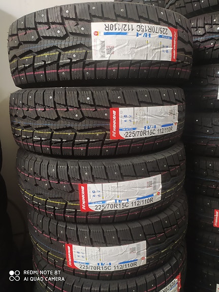Uudet 225/70R15"C pakun nastarenkaat
