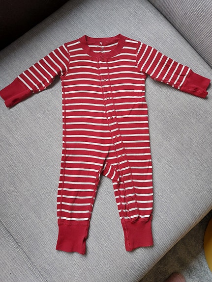 Polarn o pyret jumpsuit / yöpuku, 68