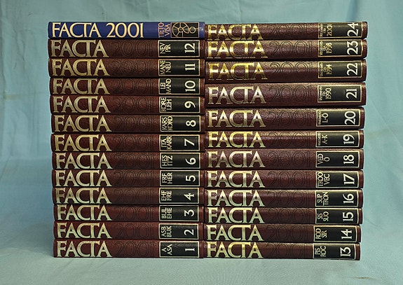 Facta 2001 Tietosanakirjasarja 24 osaa