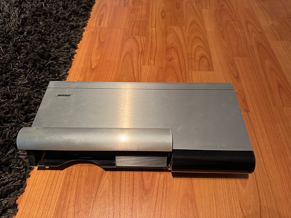 Bose lifestyle music system