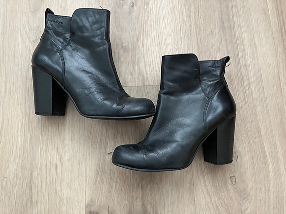 Mustat nahkanilkkurit, Vagabond, 36
