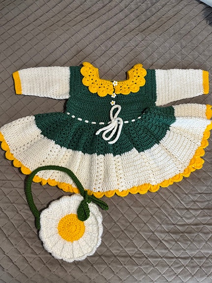 Käsin virkattu mekko