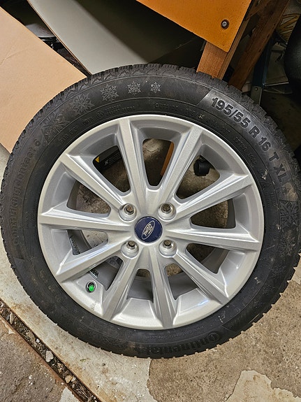 Ford Fiesta Continental ContiViking Contact 6 rengassarja