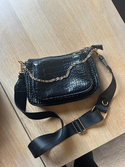 Crossbody laukku