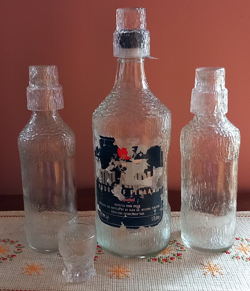 Tapio Wirkkala -setti Finlandia Vodka pullot ja snapsilasit