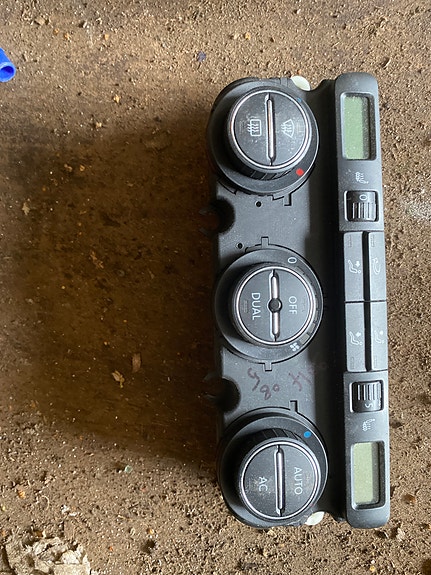 Volkswagen Golf V Ilmastoinnin ohjainlaite