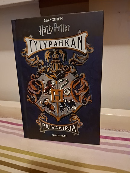 Harry Potter Tylypahkan Päiväkirja Kirja