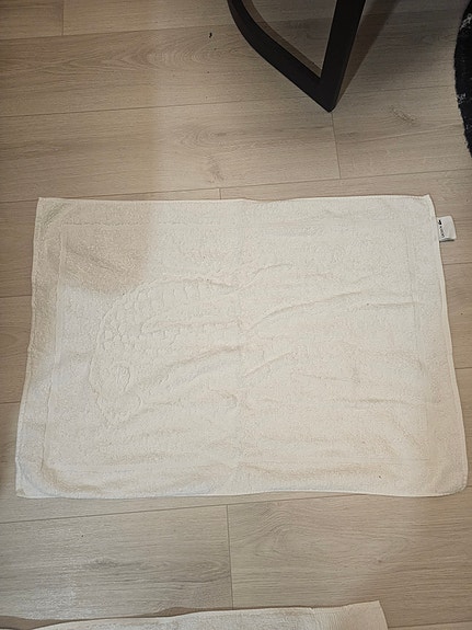 Lacoste kylpymatto