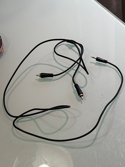 AUX-johto 3.5 mm ↔ RCA – liitäntäkaapeli autoon tai vahvistimeen