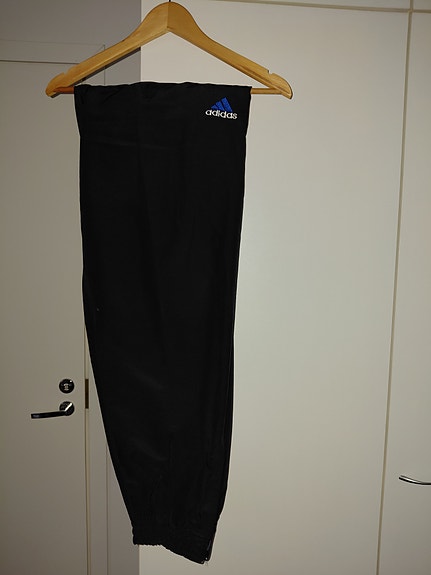 Adidas ulkoilu housut