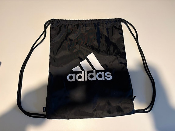 Adidas reppu