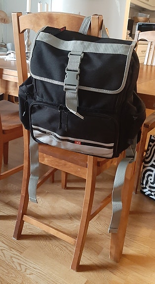 Dieselin reppu kouluun ja harrastuksiin