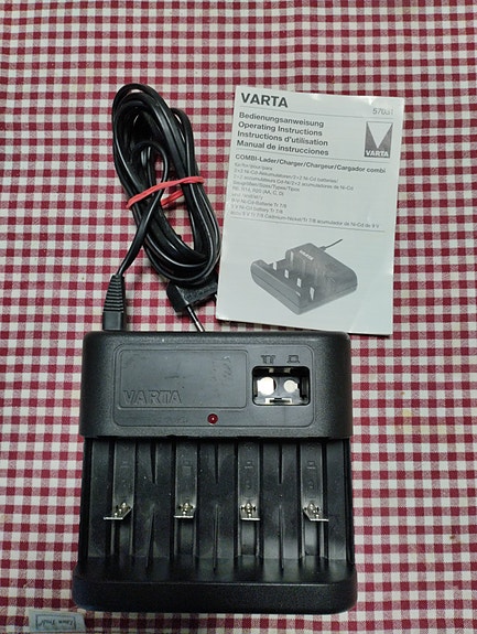 Varta paristolaturi