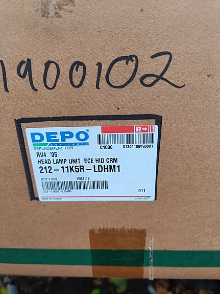 Toyota RAV4 2005 oikea xenon umpio
