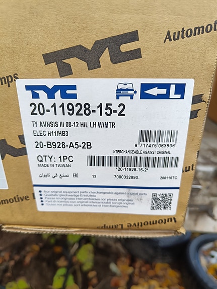 Toyota Avensis 2008-2012 vasen umpio
