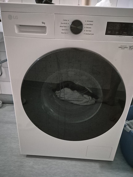 LG Edestä täytettävä pesukone