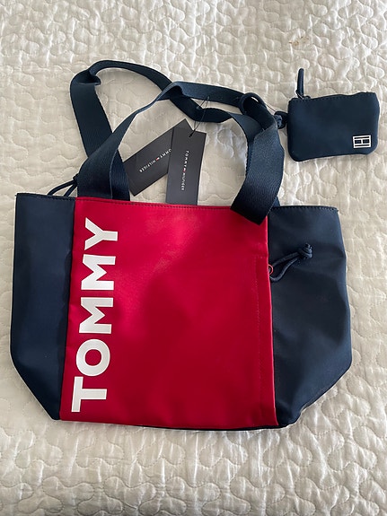 Tommy Hilfiger laukku