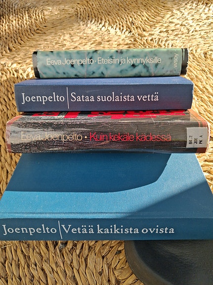 Eeva Joenpelto: Lohja-sarja kok.  Osat 1-4