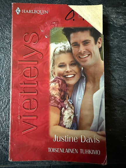 Justine Davis : Toisenlainen tuhkimo