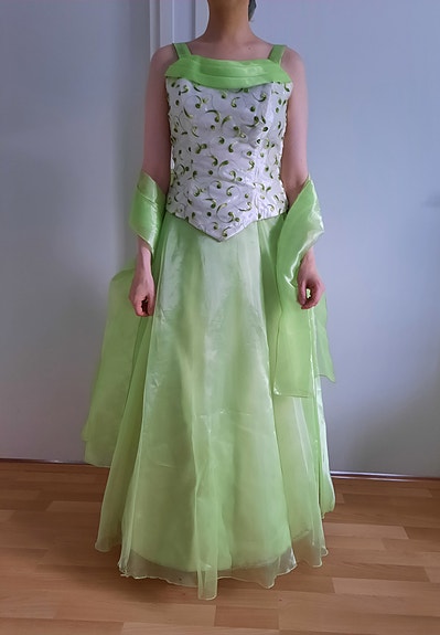 Vanhojentanssipuku, juhlapuku