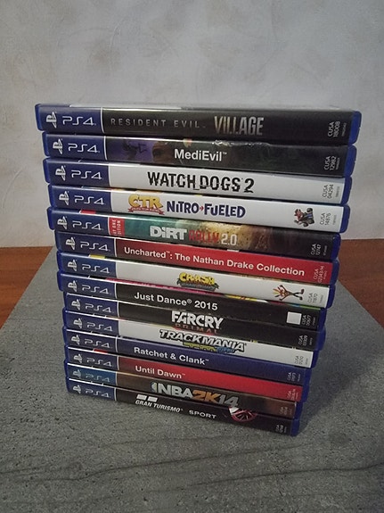 Playstation 4 pelit