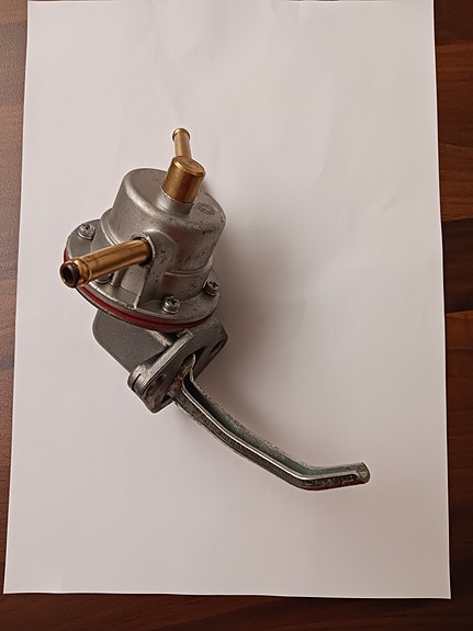 Mazda polttoainepumppu