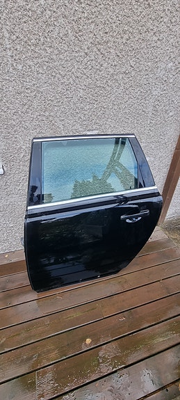 Volvo V70 mk3 2007-2016 vasen takaovi.