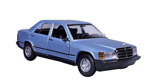 Pienoismalli Mercedes-Benz 190E, 1:24