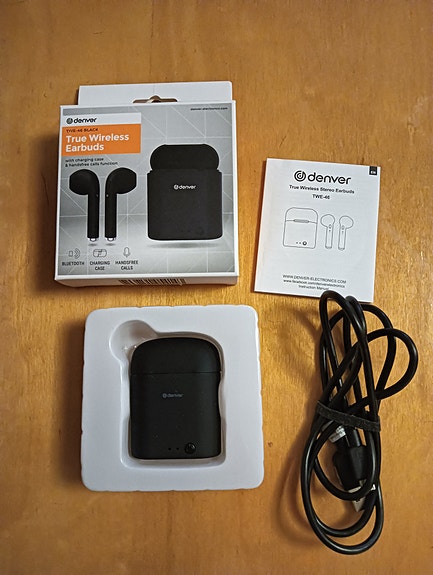 Uudet wireless bluetooth nappikuulokkeet