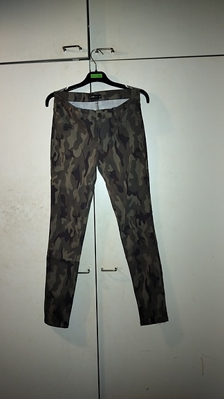 Naisten camo farkut