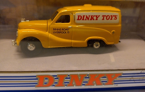 Pienoismalli Austin A 40 1953 Dinky Toys  1/43